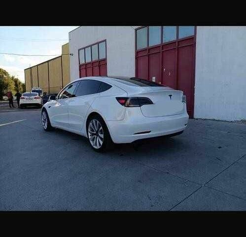 Білий Тесла Модель 3, об'ємом двигуна 0 л та пробігом 124 тис. км за 13500 $, фото 5 на Automoto.ua