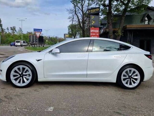 Белый Тесла Модель 3, объемом двигателя 0 л и пробегом 42 тыс. км за 14600 $, фото 2 на Automoto.ua