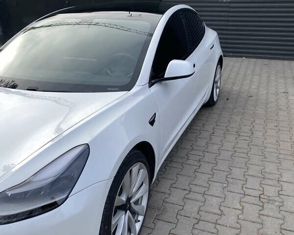 Белый Тесла Модель 3, объемом двигателя 0 л и пробегом 83 тыс. км за 21500 $, фото 22 на Automoto.ua