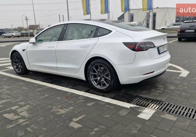 Белый Тесла Модель 3, объемом двигателя 0 л и пробегом 93 тыс. км за 16800 $, фото 9 на Automoto.ua