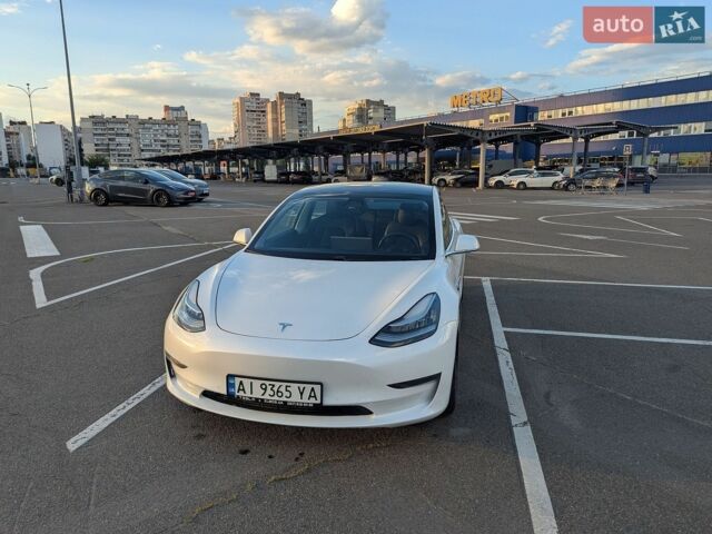 Белый Тесла Модель 3, объемом двигателя 0 л и пробегом 124 тыс. км за 18500 $, фото 1 на Automoto.ua