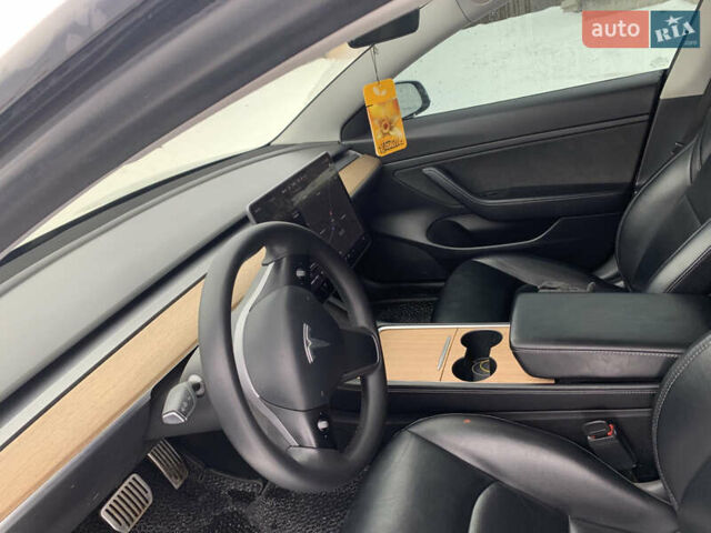 Білий Тесла Модель 3, об'ємом двигуна 0 л та пробігом 74 тис. км за 14800 $, фото 4 на Automoto.ua