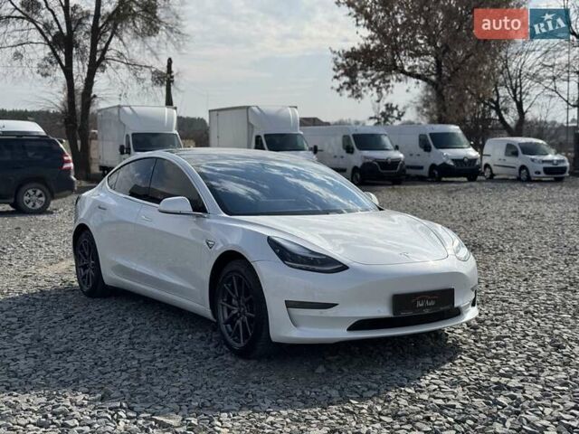 Белый Тесла Модель 3, объемом двигателя 0 л и пробегом 130 тыс. км за 17950 $, фото 15 на Automoto.ua