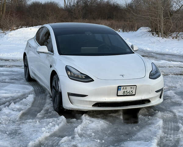 Білий Тесла Модель 3, об'ємом двигуна 0 л та пробігом 191 тис. км за 18500 $, фото 2 на Automoto.ua