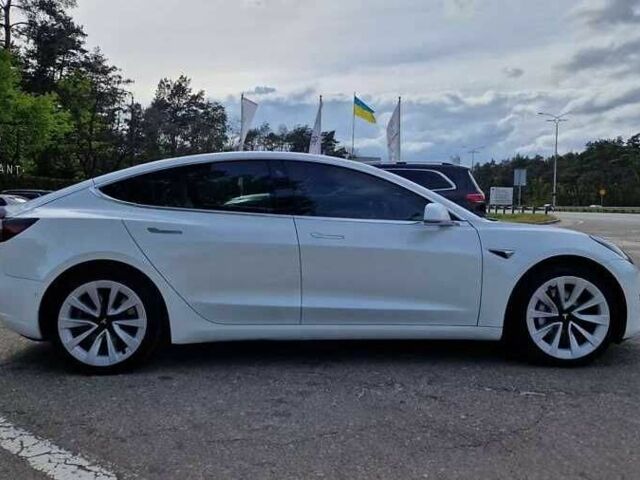 Белый Тесла Модель 3, объемом двигателя 0 л и пробегом 42 тыс. км за 14600 $, фото 6 на Automoto.ua