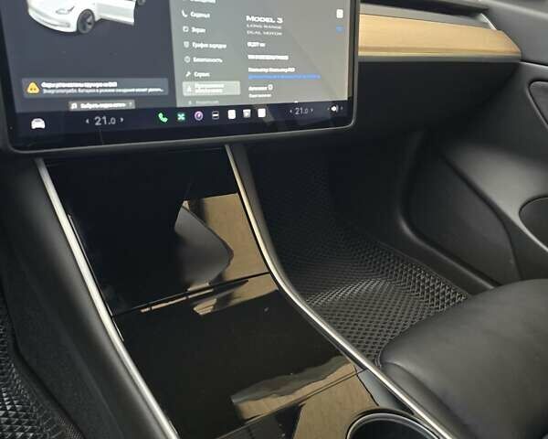 Белый Тесла Модель 3, объемом двигателя 0 л и пробегом 91 тыс. км за 17499 $, фото 29 на Automoto.ua