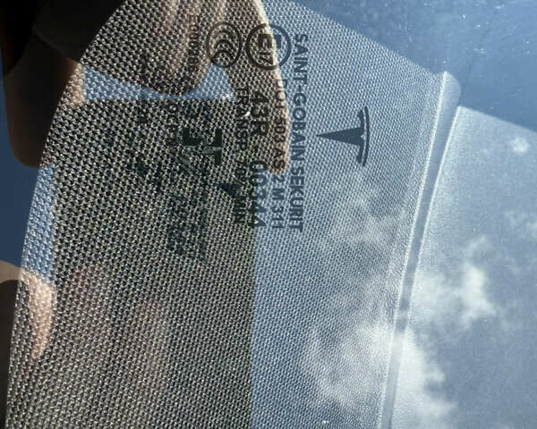 Тесла Модель 3 2020 у Кременчуге на Automoto.ua Білий Тесла Модель 3, об'ємом двигуна 0 л та пробігом 80 тис. км за 18000 $, фото 8 на Automoto.ua