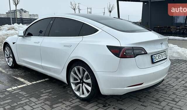 Белый Тесла Модель 3, объемом двигателя 0 л и пробегом 59 тыс. км за 16200 $, фото 2 на Automoto.ua