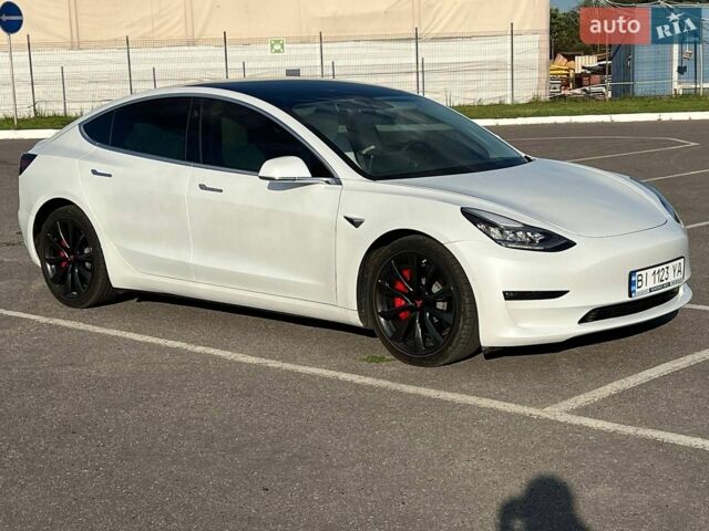 Білий Тесла Модель 3, об'ємом двигуна 0 л та пробігом 105 тис. км за 21500 $, фото 3 на Automoto.ua