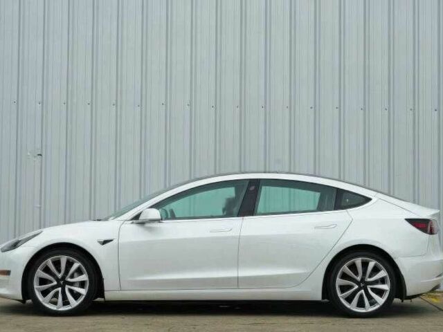 Білий Тесла Модель 3, об'ємом двигуна 0 л та пробігом 55 тис. км за 9600 $, фото 8 на Automoto.ua