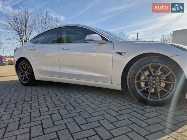 Белый Тесла Модель 3, объемом двигателя 0 л и пробегом 85 тыс. км за 15000 $, фото 46 на Automoto.ua