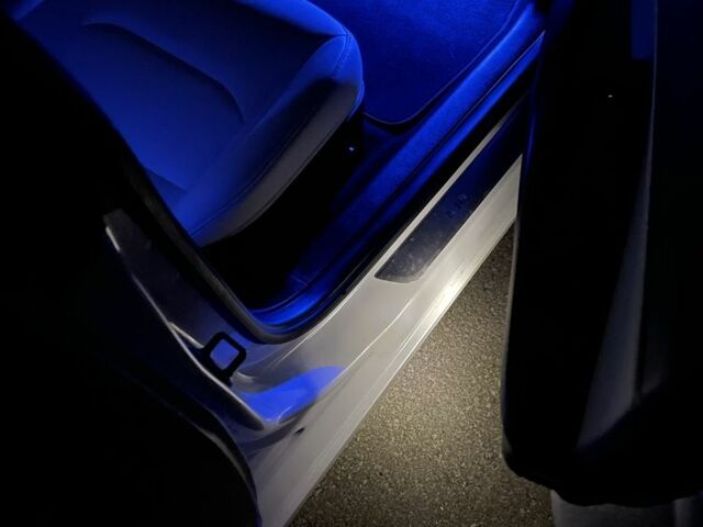 Білий Тесла Модель 3, об'ємом двигуна 0 л та пробігом 67 тис. км за 22000 $, фото 4 на Automoto.ua