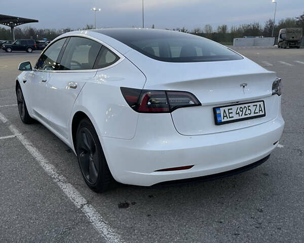 Белый Тесла Модель 3, объемом двигателя 0 л и пробегом 50 тыс. км за 20900 $, фото 6 на Automoto.ua