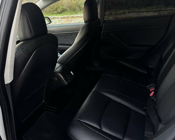 Белый Тесла Модель 3, объемом двигателя 0 л и пробегом 129 тыс. км за 19900 $, фото 24 на Automoto.ua