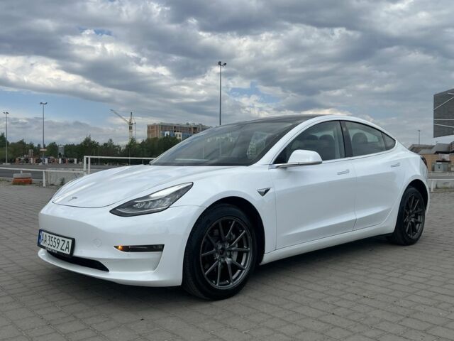 Белый Тесла Модель 3, объемом двигателя 0 л и пробегом 40 тыс. км за 17990 $, фото 2 на Automoto.ua