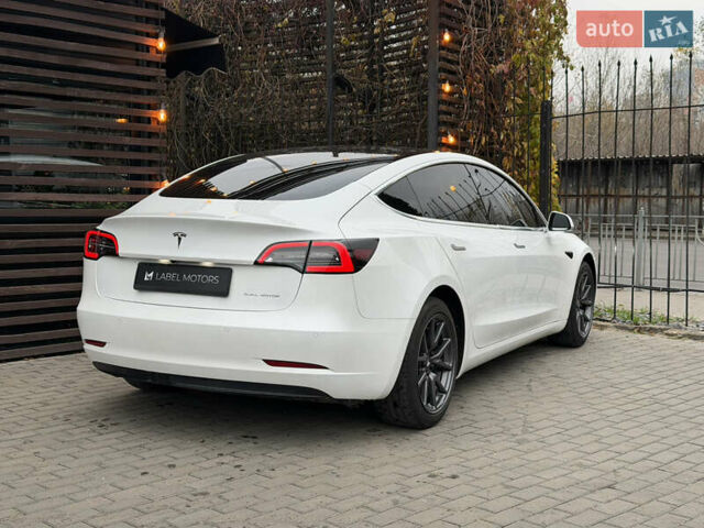 Білий Тесла Модель 3, об'ємом двигуна 0 л та пробігом 111 тис. км за 19900 $, фото 6 на Automoto.ua