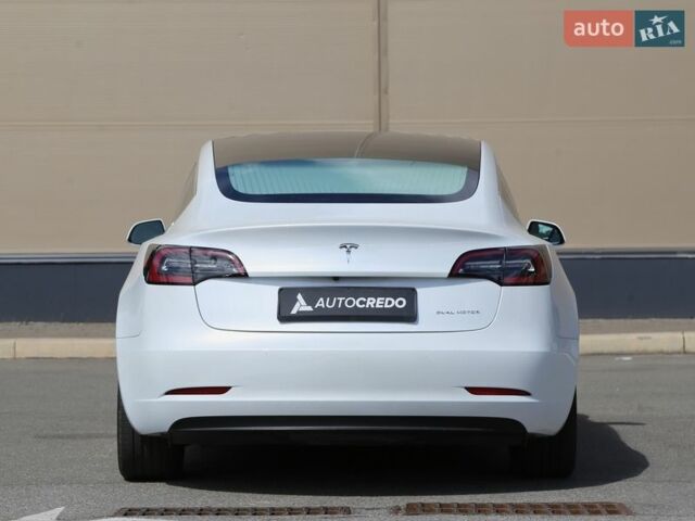 Белый Тесла Модель 3, объемом двигателя 0 л и пробегом 132 тыс. км за 24500 $, фото 5 на Automoto.ua