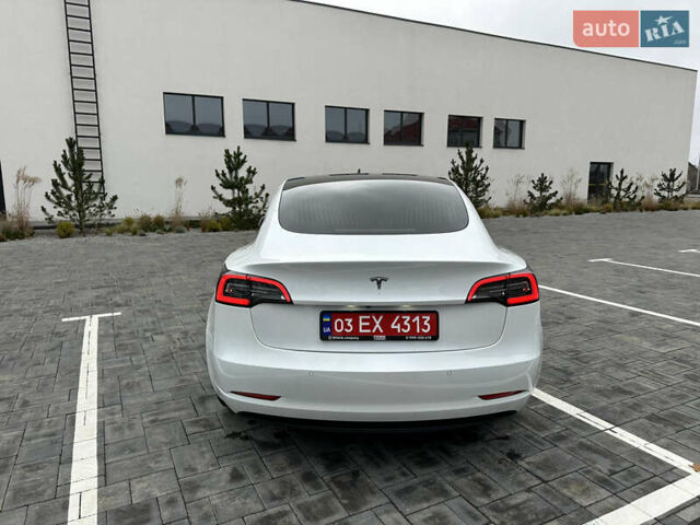 Білий Тесла Модель 3, об'ємом двигуна 0 л та пробігом 96 тис. км за 16100 $, фото 9 на Automoto.ua