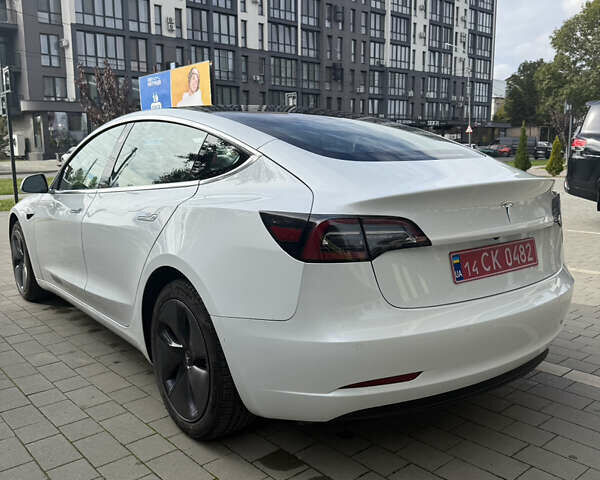 Белый Тесла Модель 3, объемом двигателя 0 л и пробегом 78 тыс. км за 18500 $, фото 2 на Automoto.ua
