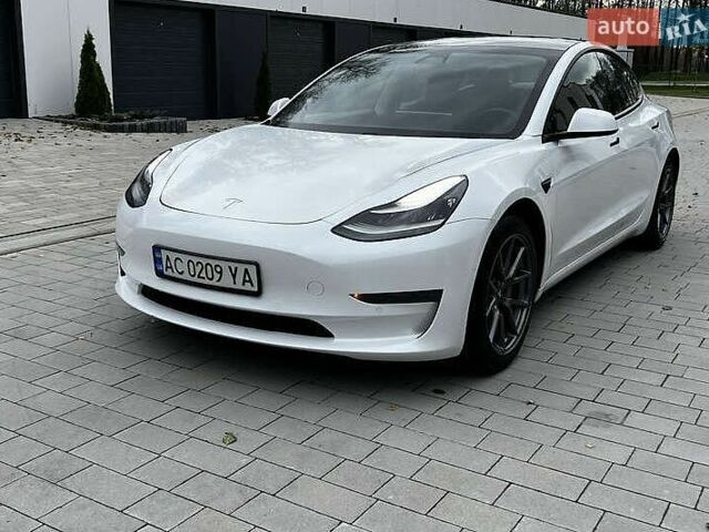 Білий Тесла Модель 3, об'ємом двигуна 0 л та пробігом 126 тис. км за 17500 $, фото 1 на Automoto.ua