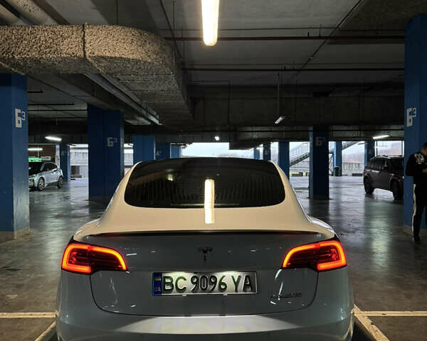 Белый Тесла Модель 3, объемом двигателя 0 л и пробегом 120 тыс. км за 19900 $, фото 2 на Automoto.ua