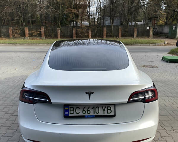 Белый Тесла Модель 3, объемом двигателя 0 л и пробегом 83 тыс. км за 21500 $, фото 1 на Automoto.ua