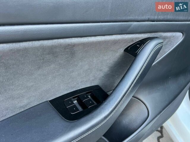 Білий Тесла Модель 3, об'ємом двигуна 0 л та пробігом 158 тис. км за 15300 $, фото 11 на Automoto.ua