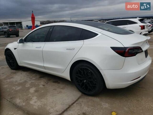 Білий Тесла Модель 3, об'ємом двигуна 0 л та пробігом 95 тис. км за 2750 $, фото 1 на Automoto.ua