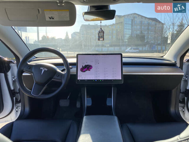 Білий Тесла Модель 3, об'ємом двигуна 0 л та пробігом 110 тис. км за 21830 $, фото 16 на Automoto.ua