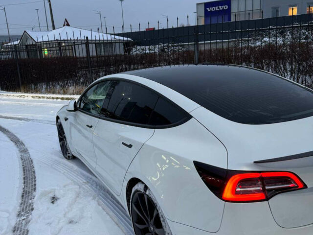 Білий Тесла Модель 3, об'ємом двигуна 0 л та пробігом 55 тис. км за 33600 $, фото 5 на Automoto.ua