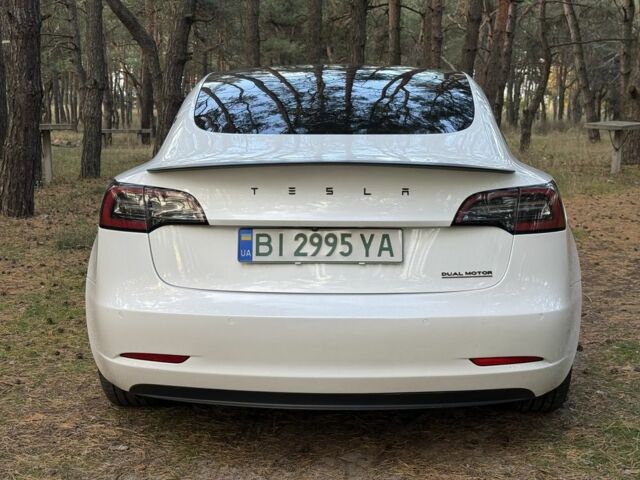 Білий Тесла Модель 3, об'ємом двигуна 0 л та пробігом 97 тис. км за 18063 $, фото 4 на Automoto.ua