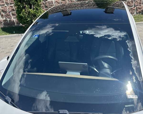 Білий Тесла Модель 3, об'ємом двигуна 0 л та пробігом 104 тис. км за 18500 $, фото 24 на Automoto.ua