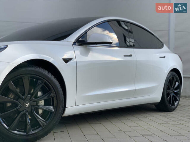 Тесла Модель 3 2020 у Івано-Франківську на Automoto.ua Білий Тесла Модель 3, об'ємом двигуна 0 л та пробігом 145 тис. км за 14850 $, фото 62 на Automoto.ua