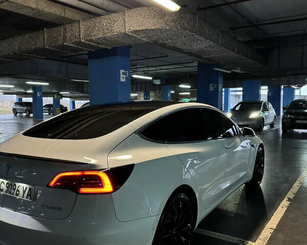 Белый Тесла Модель 3, объемом двигателя 0 л и пробегом 120 тыс. км за 19900 $, фото 3 на Automoto.ua