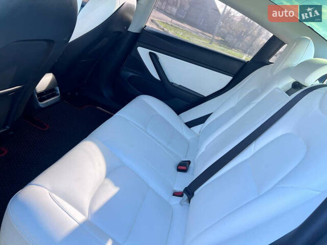 Білий Тесла Модель 3, об'ємом двигуна 0 л та пробігом 74 тис. км за 19000 $, фото 19 на Automoto.ua