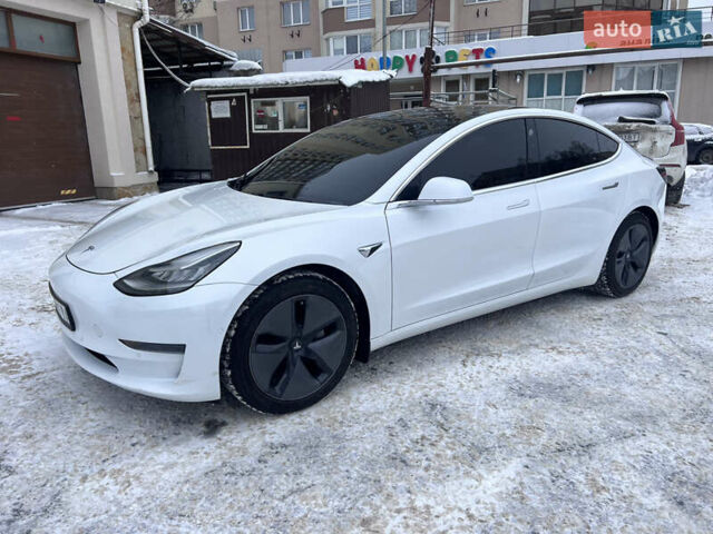 Белый Тесла Модель 3, объемом двигателя 0 л и пробегом 101 тыс. км за 14800 $, фото 10 на Automoto.ua