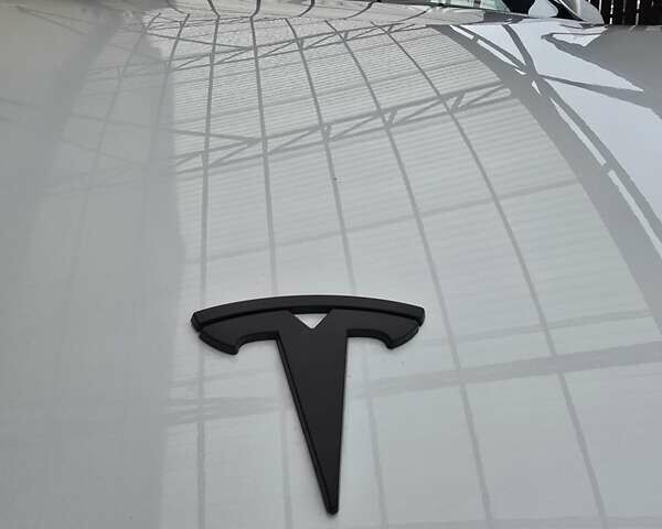 Белый Тесла Модель 3, объемом двигателя 0 л и пробегом 91 тыс. км за 17499 $, фото 6 на Automoto.ua