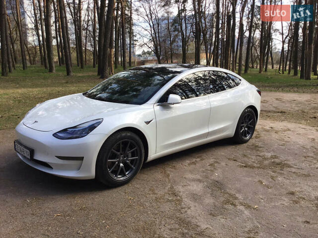 Белый Тесла Модель 3, объемом двигателя 0 л и пробегом 70 тыс. км за 20300 $, фото 3 на Automoto.ua