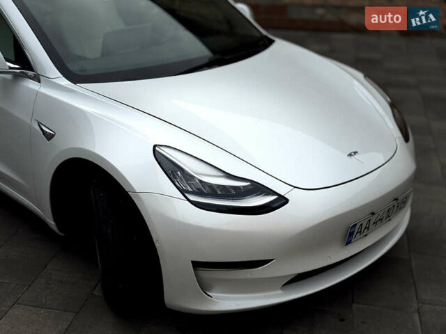 Білий Тесла Модель 3, об'ємом двигуна 0 л та пробігом 67 тис. км за 18600 $, фото 5 на Automoto.ua