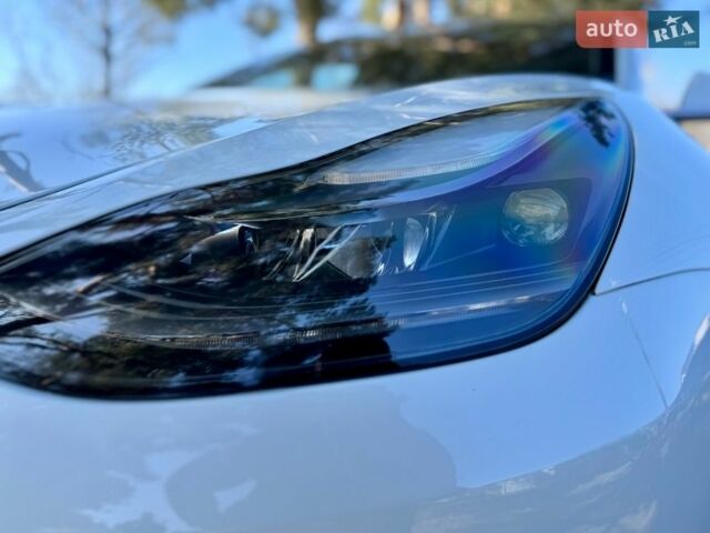 Белый Тесла Модель 3, объемом двигателя 0 л и пробегом 93 тыс. км за 13999 $, фото 10 на Automoto.ua