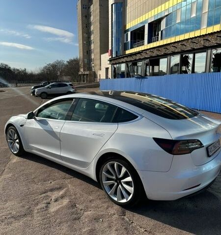 Білий Тесла Модель 3, об'ємом двигуна 0 л та пробігом 53 тис. км за 20000 $, фото 5 на Automoto.ua