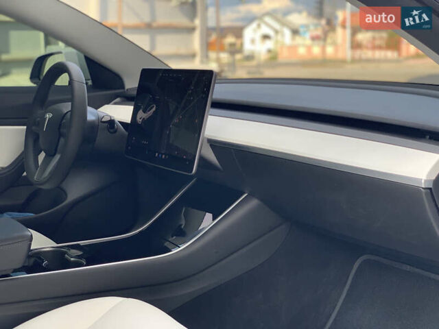 Тесла Модель 3 2020 у Івано-Франківську на Automoto.ua Білий Тесла Модель 3, об'ємом двигуна 0 л та пробігом 145 тис. км за 14850 $, фото 89 на Automoto.ua