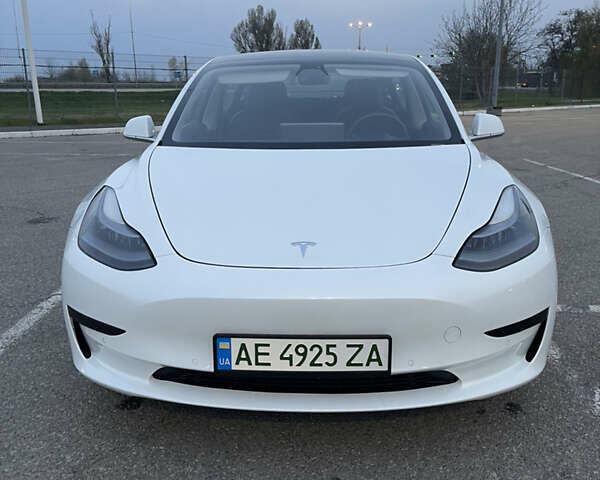 Белый Тесла Модель 3, объемом двигателя 0 л и пробегом 50 тыс. км за 20900 $, фото 3 на Automoto.ua
