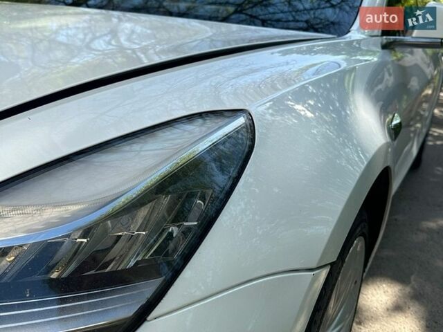 Белый Тесла Модель 3, объемом двигателя 0 л и пробегом 143 тыс. км за 15000 $, фото 26 на Automoto.ua