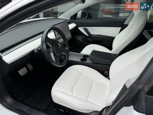 Білий Тесла Модель 3, об'ємом двигуна 0 л та пробігом 75 тис. км за 19900 $, фото 20 на Automoto.ua