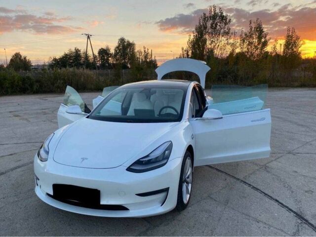 Белый Тесла Модель 3, объемом двигателя 0 л и пробегом 90 тыс. км за 12100 $, фото 8 на Automoto.ua