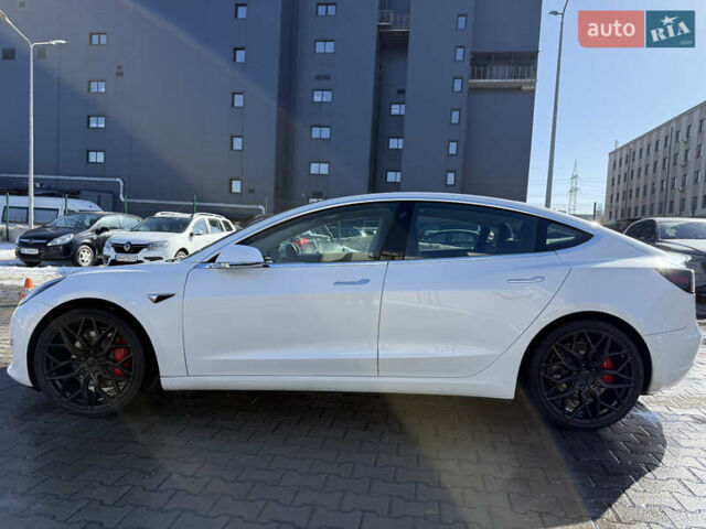 Білий Тесла Модель 3, об'ємом двигуна 0 л та пробігом 49 тис. км за 22000 $, фото 17 на Automoto.ua