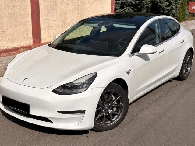 Белый Тесла Модель 3, объемом двигателя 0 л и пробегом 203 тыс. км за 17900 $, фото 1 на Automoto.ua