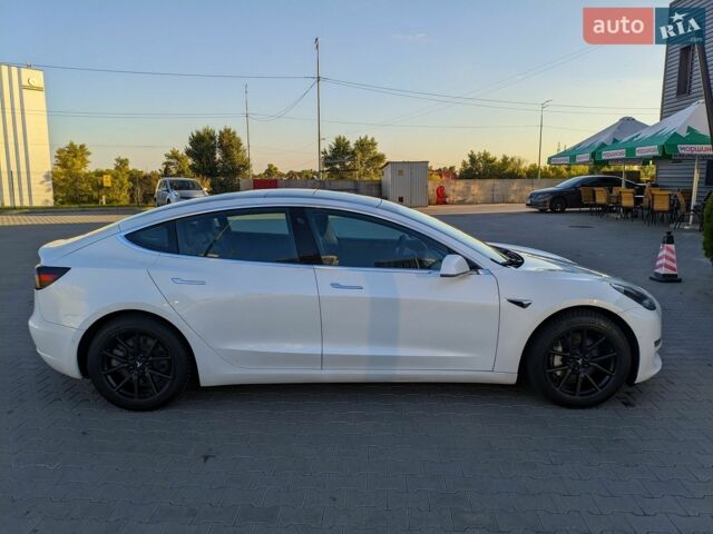 Белый Тесла Модель 3, объемом двигателя 0 л и пробегом 126 тыс. км за 15900 $, фото 2 на Automoto.ua