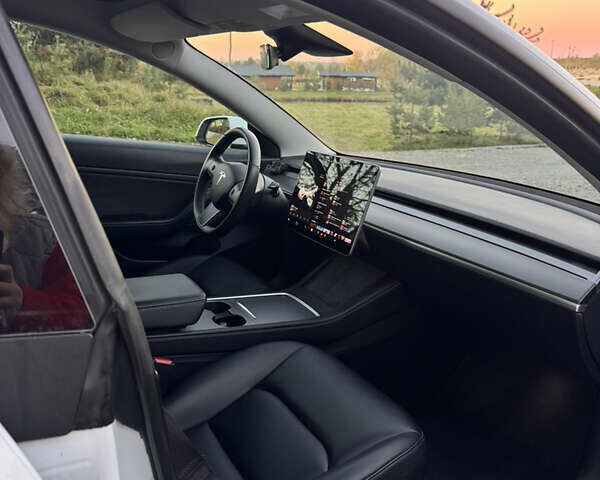 Тесла Модель 3 2020 в Львове на Automoto.ua Белый Тесла Модель 3, объемом двигателя 0 л и пробегом 125 тыс. км за 20800 $, фото 19 на Automoto.ua